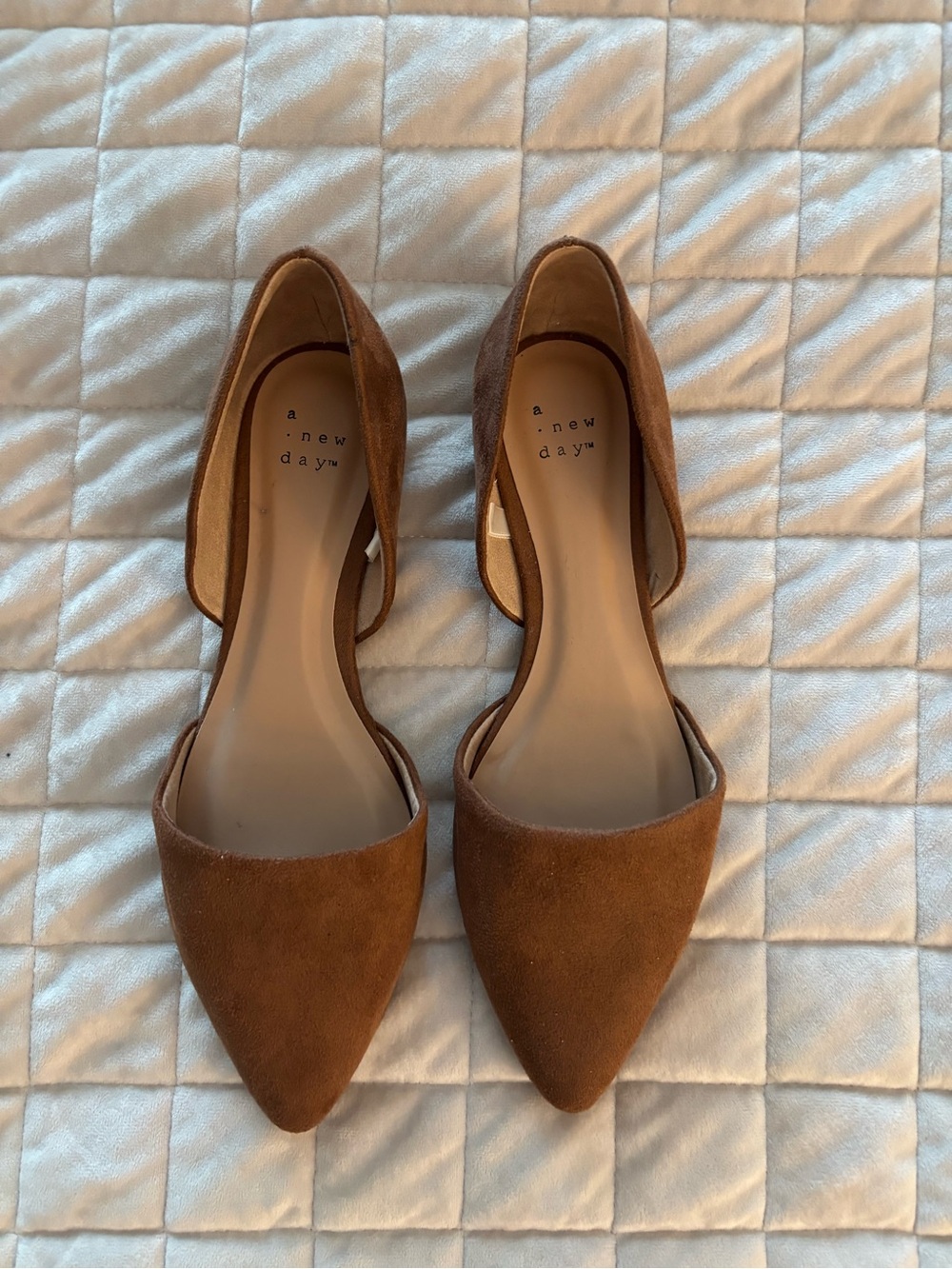 a new day Women’s Tan Faux Micro Suede Pointed Toe D'Orsay Flats Size 8.5